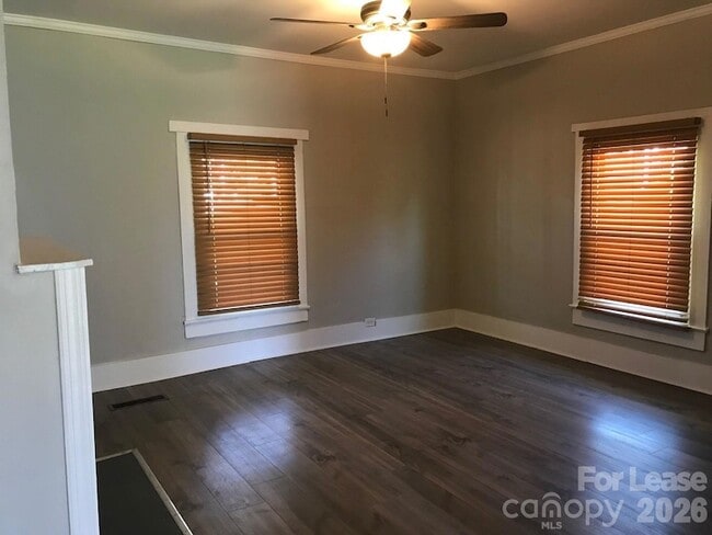 213 W King St