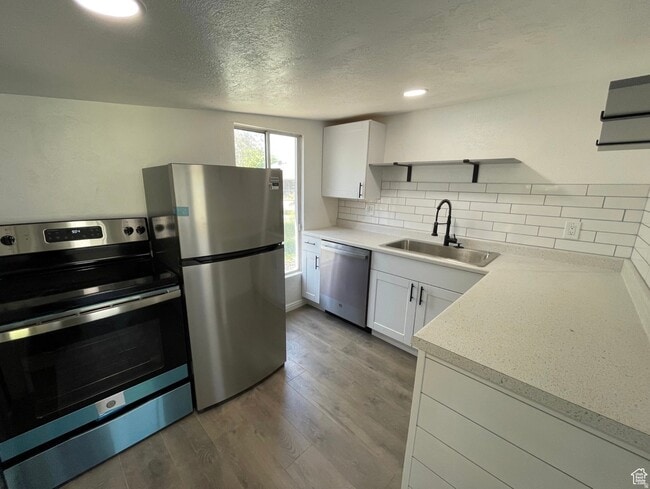 2136 Monroe Blvd Unidad Back