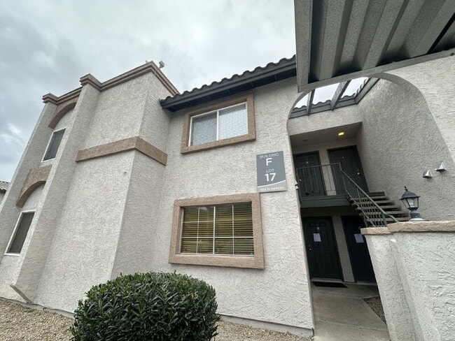 Building Photo - 1559 W Mercer Ln Unit #3