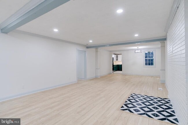 Photo - 5717 Station Rd