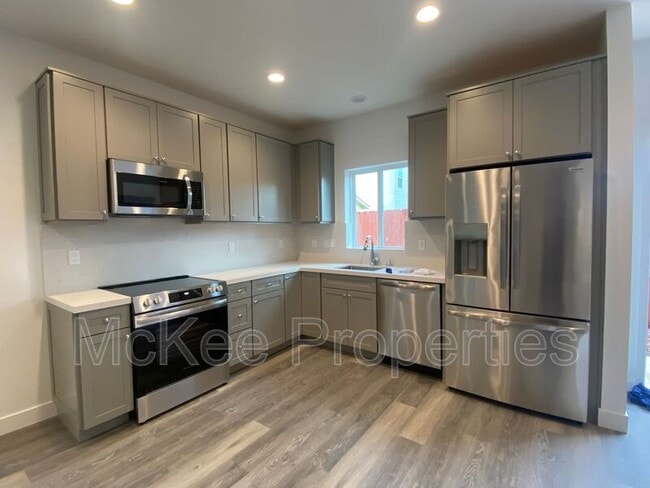 Building Photo - 6174 Dorothy Dr