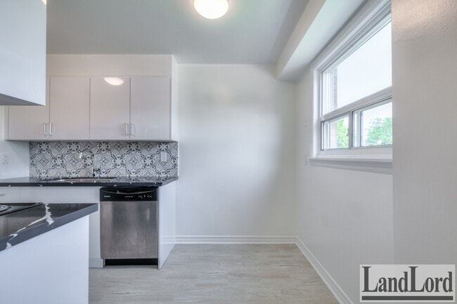 Photo - 2830 Midland Ave Unit TH1