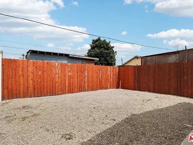 Photo - 1677 E 111th St