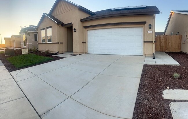 Photo - 741 Skyler Ct