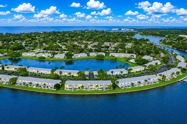 Building Photo - 121 Sea Horse Dr SE Unit C
