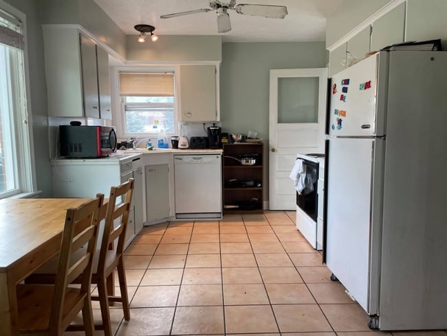 Photo - 1368 Davis Ave