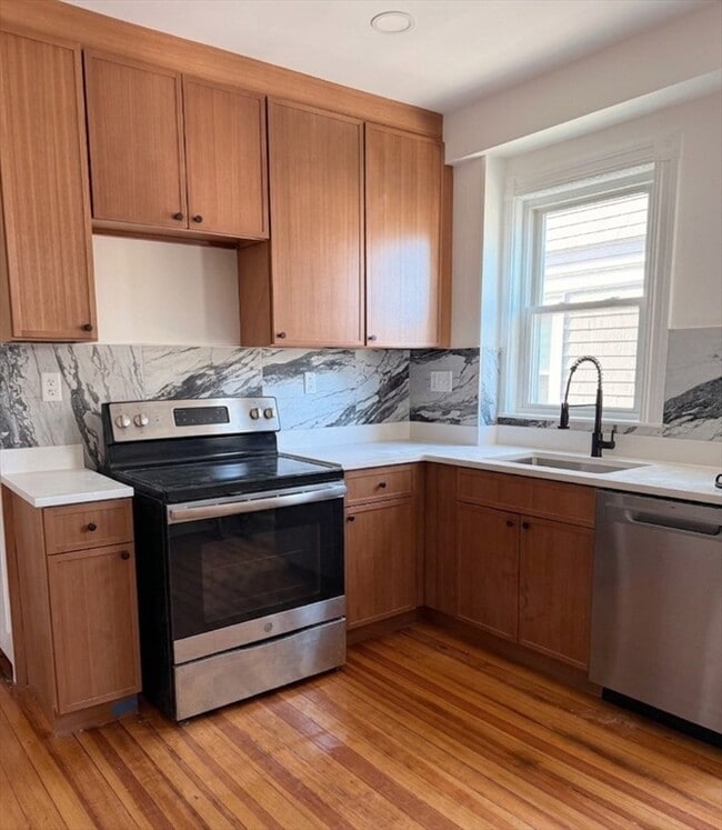 Building Photo - 8 Dawes St Unit 1