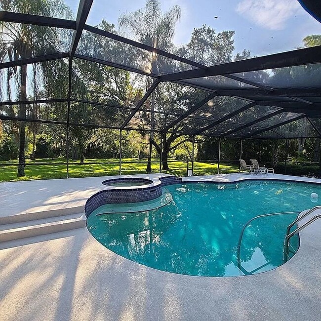 Photo - Spacious 4 Bedroom 3 Bath in Southoak