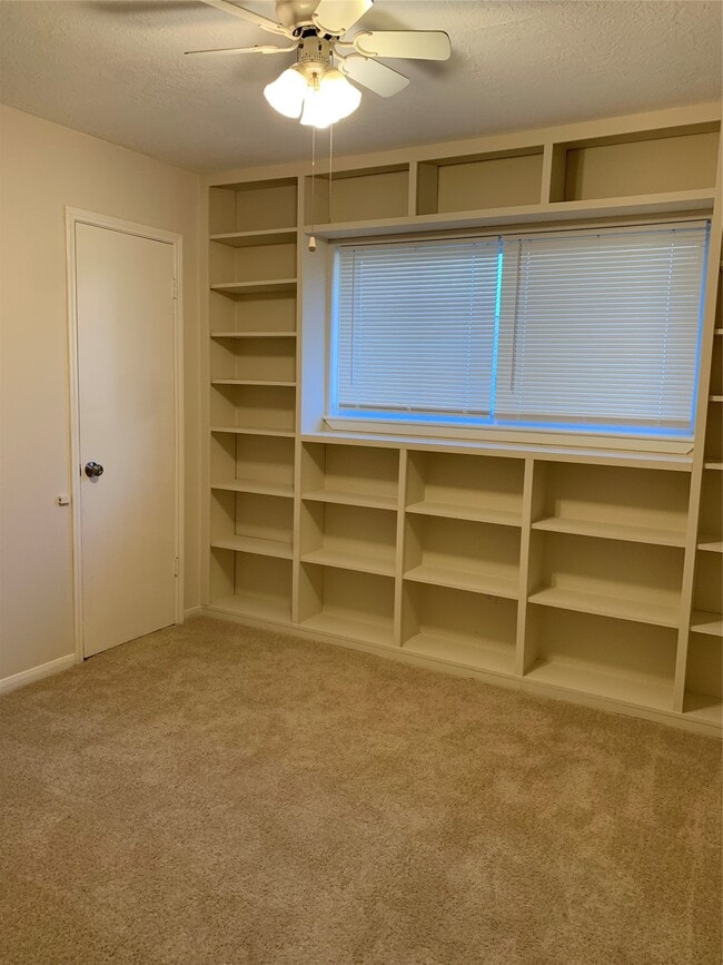 Photo - 12418 South Dr