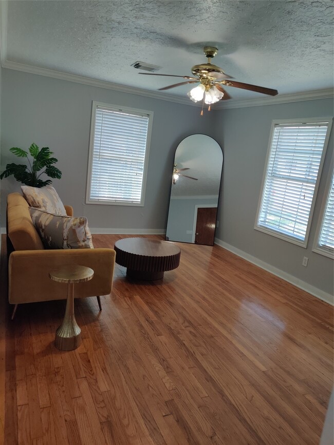 Photo - 919 Oak Meadows St