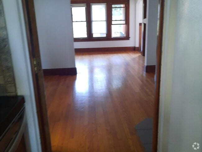 Building Photo - 220 E Smith St Unit BayView house for rent