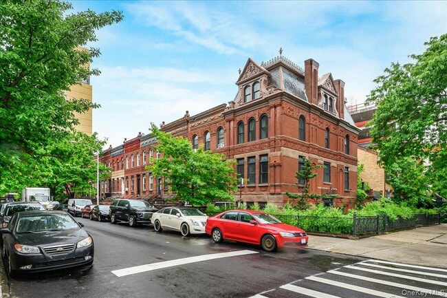 Photo - 53 Linden St
