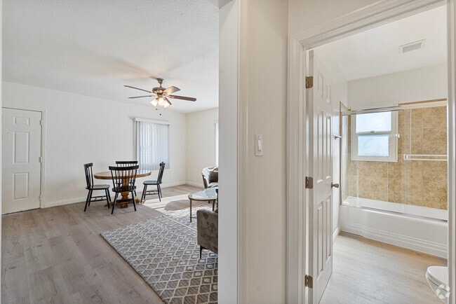 1BR, 1BA - 623SF - Hallway - 6405 8th Ave