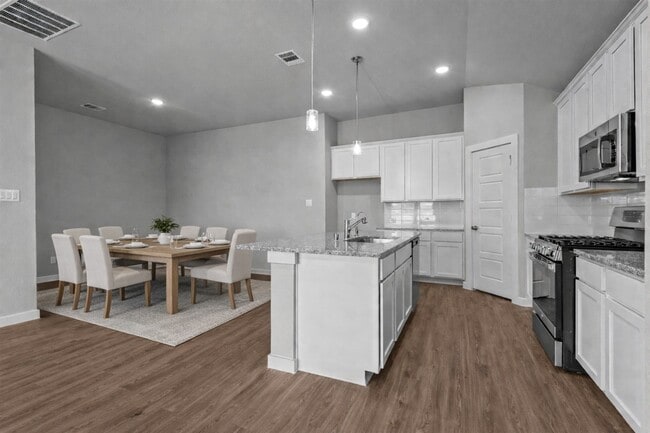 Building Photo - 3003 Middleton Dr