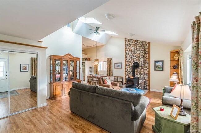 Photo - 3861 Charlton Dr