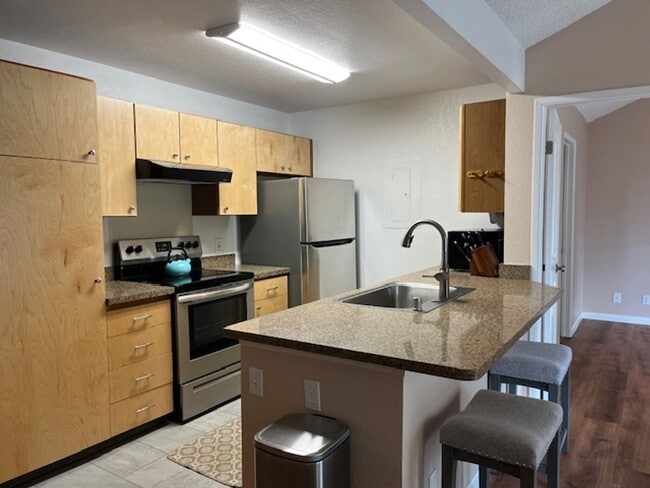 Photo - Fully Upgraded and Private 2 Bedroom / 2 Bath Condo Unit 1605