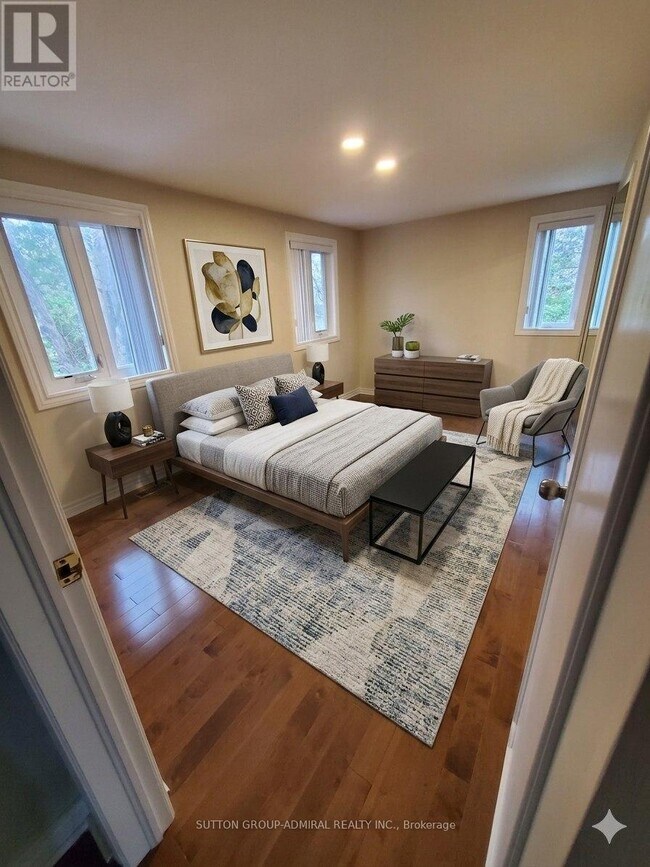 Photo - 37 - 37 LAURELEAF,THORNHILL LAURELEAF ROAD