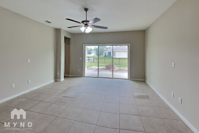 10925 Haws Ln