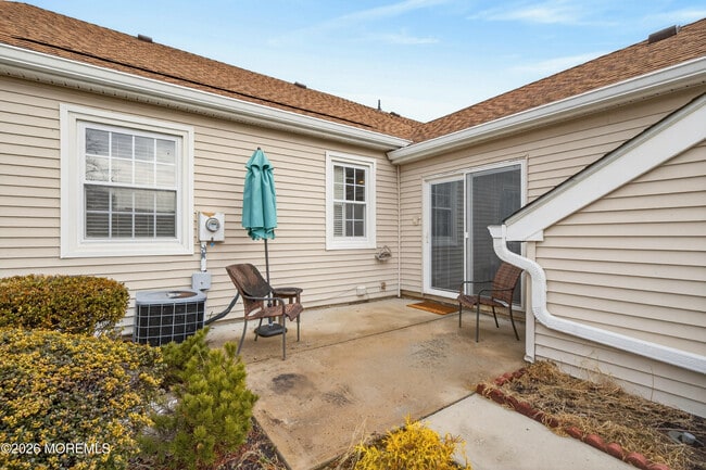 Photo - 69 William And Mary Sq Unit B