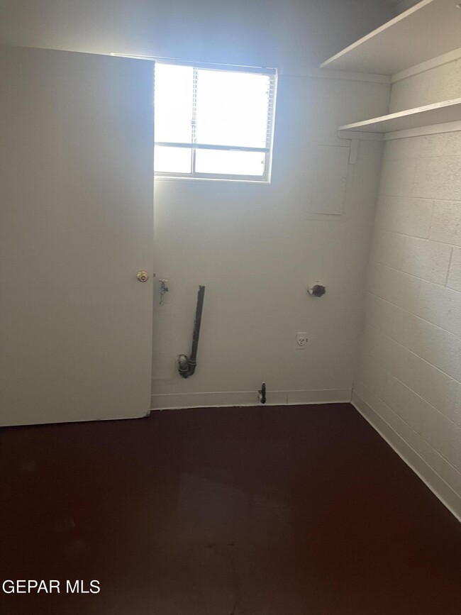 Photo - 620 E Crosby Ave