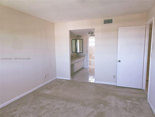 Photo - 4140 NW 44th Ave Unit 411