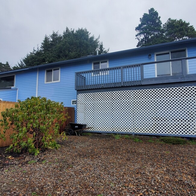 Building Photo - 1935 NW 51st St Rental