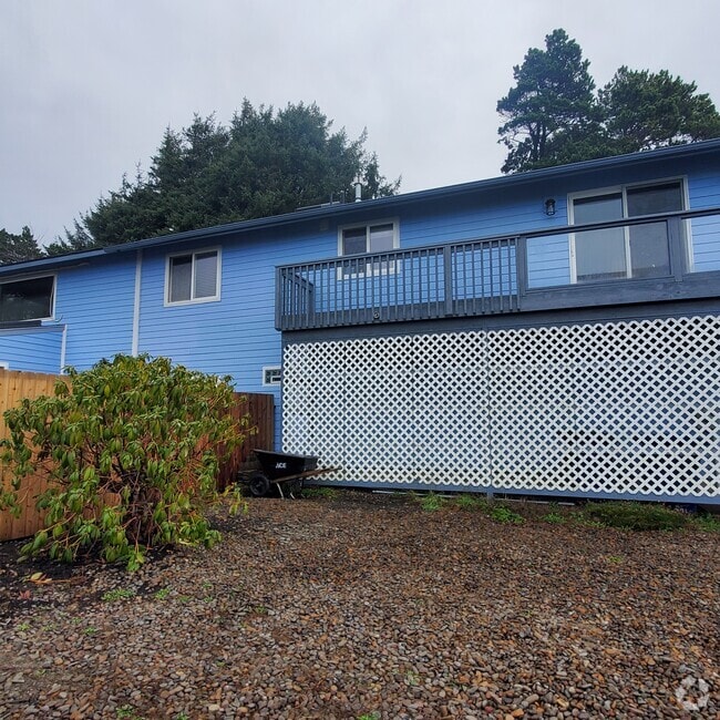 Building Photo - 1935 NW 51st St Rental