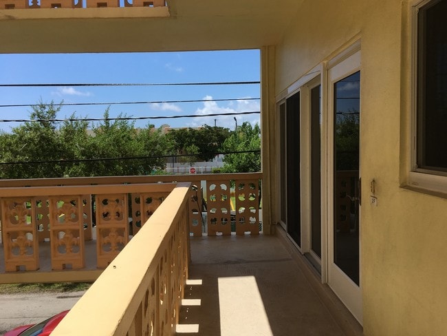 Building Photo - 1818 Rodman St Unit 2F