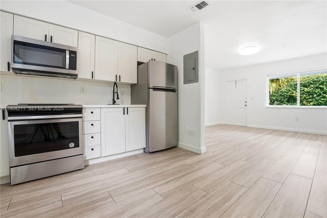 Building Photo - 60 NW 42nd St Unit 0