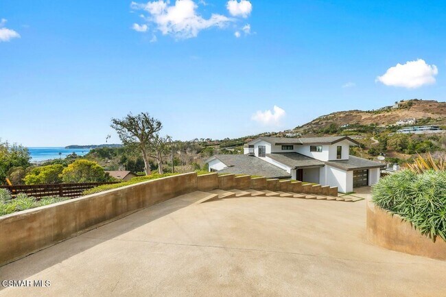 27091 Sea Vista Dr