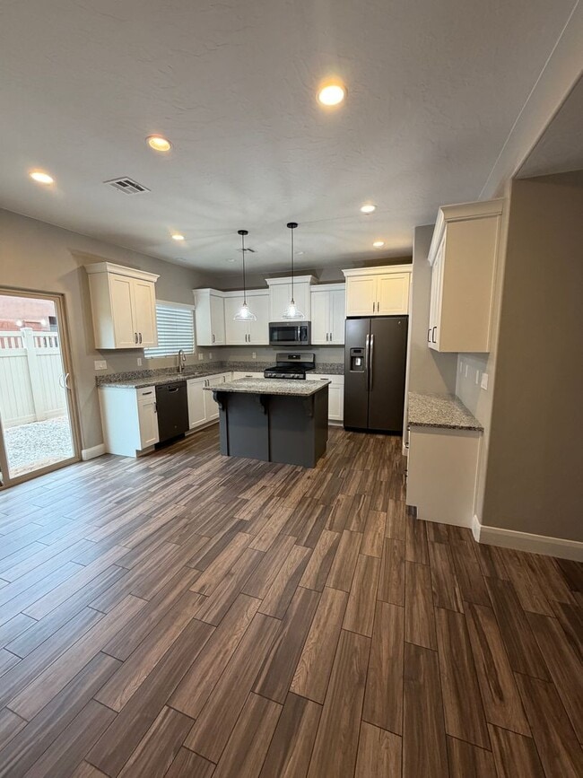 Photo - Luxury Townhome in Santa ClaraStunning 3 BR, 2.5 BA Townhome with Spectacular Views!