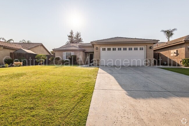 Building Photo - 3 Bedroom/2 Bath Home with Solar in the De...