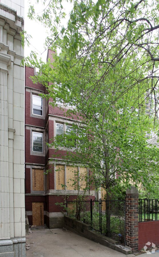5232 S. Hyde Park - 5232 S. Hyde Park