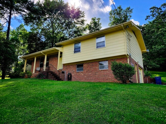Building Photo - 6067 Browntown Rd Rental