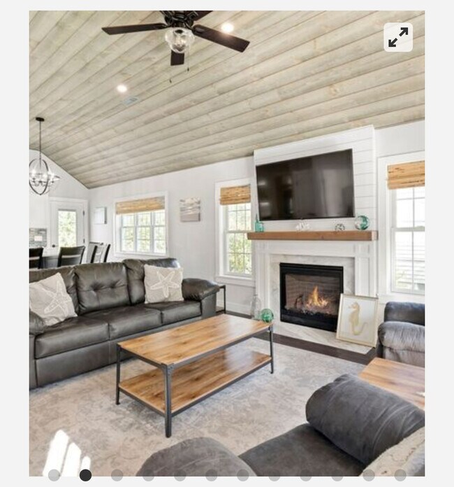 10 Willow Ln