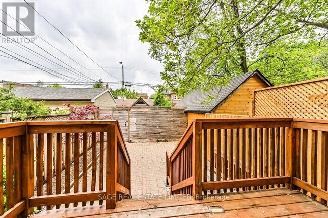 Photo - 650 Markham St