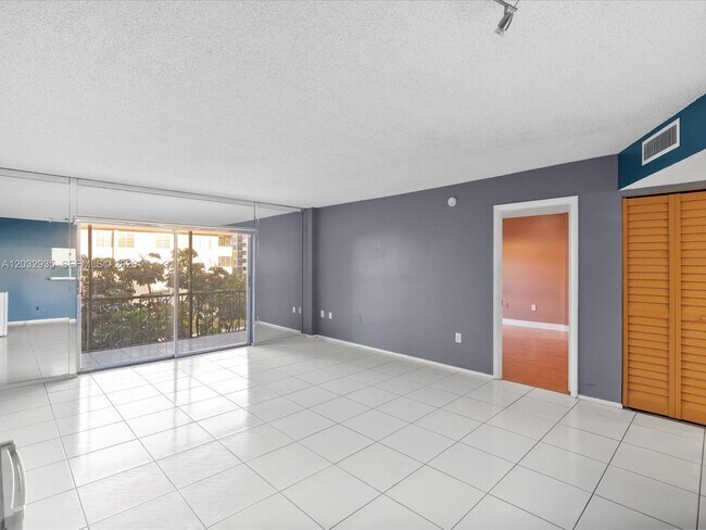 Photo - 4172 Inverrary Dr Unit 306