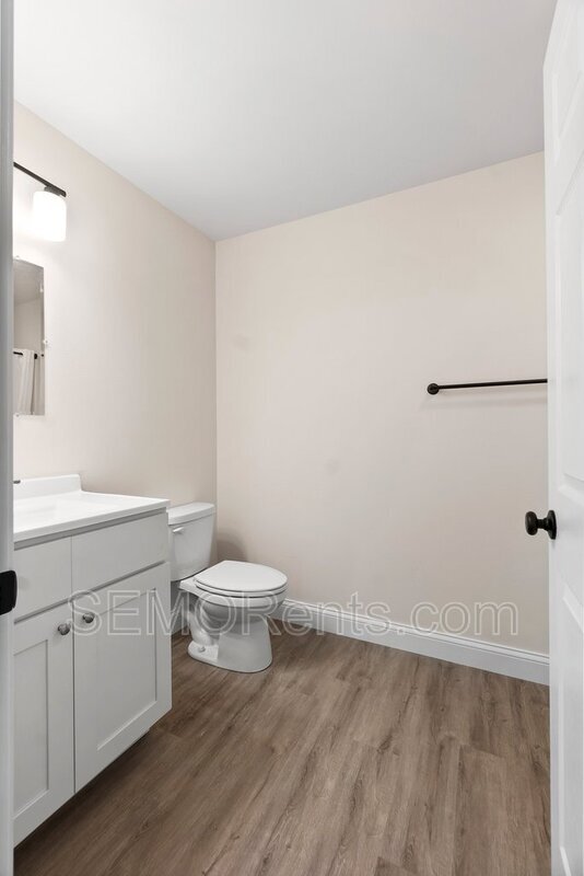 Photo - 222 Coles Hills - 301