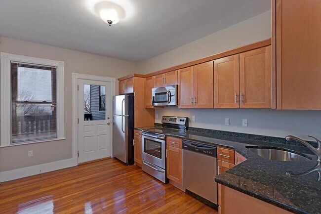 Photo - 94 Gladstone St Unit 1