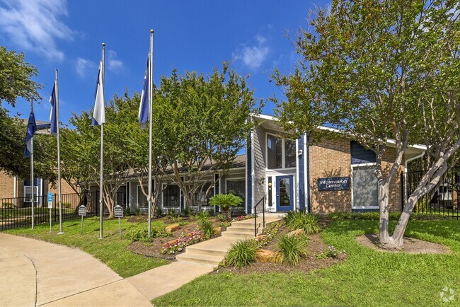 Building Photo - Remington House Apartments