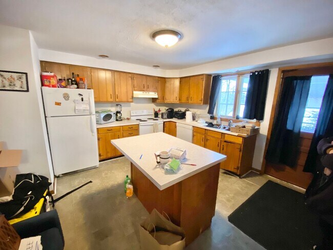 Photo - 203 Maple St Unit 04