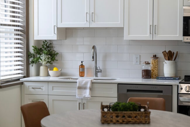 Photo - St Joe Apartments