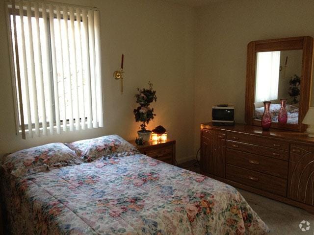 Bedroom - Oxford Village