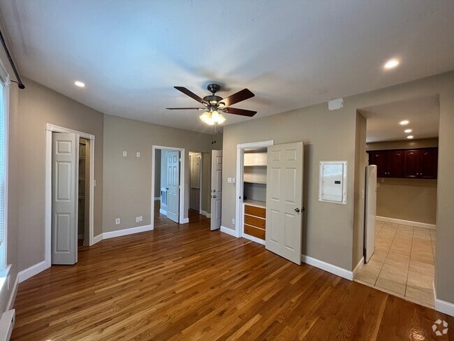 Building Photo - 2 Woodville Park Unit 2 Rental