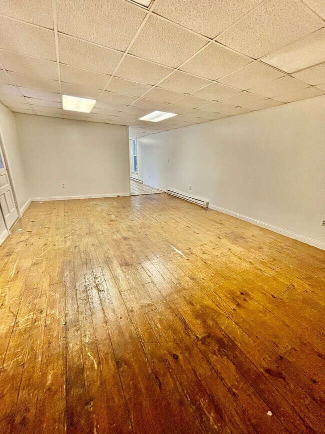 Building Photo - JKN221 Unit 201 Rental