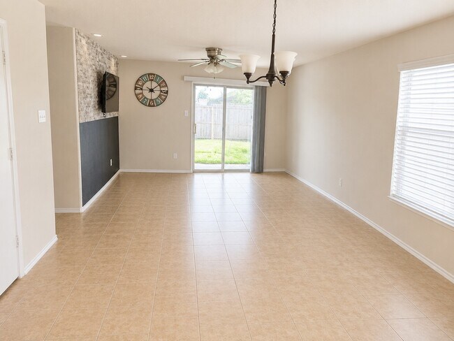 Photo - 1518 Perennial Ln