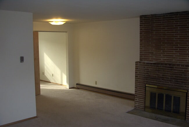 Photo - 9209 Woodlawn Ave N