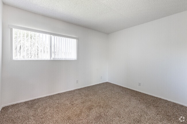 2BR, 2BA - 900SF - Bedroom