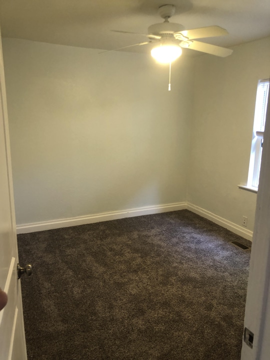 Bedroom - 1000 S Denver St Unit 1