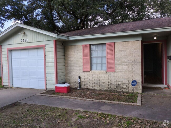 Building Photo - 9580 Gardner St Rental